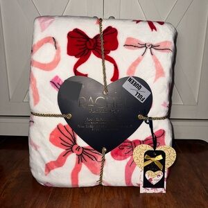 Rachel Roy Pink Bow Queen Plush Throw Blanket